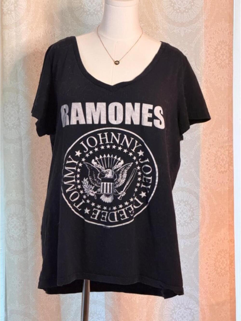 Ramones Graphic Tee Size 3 Black Band Shirt Punk Rock